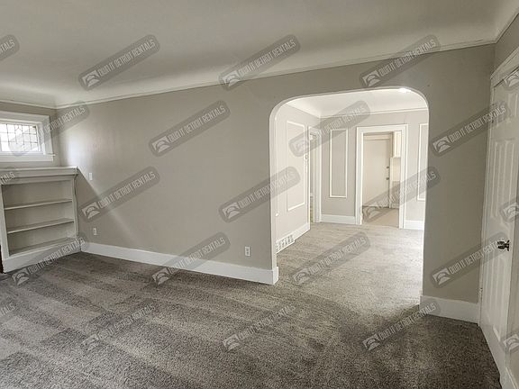 5th image of 4820 Lakewood St