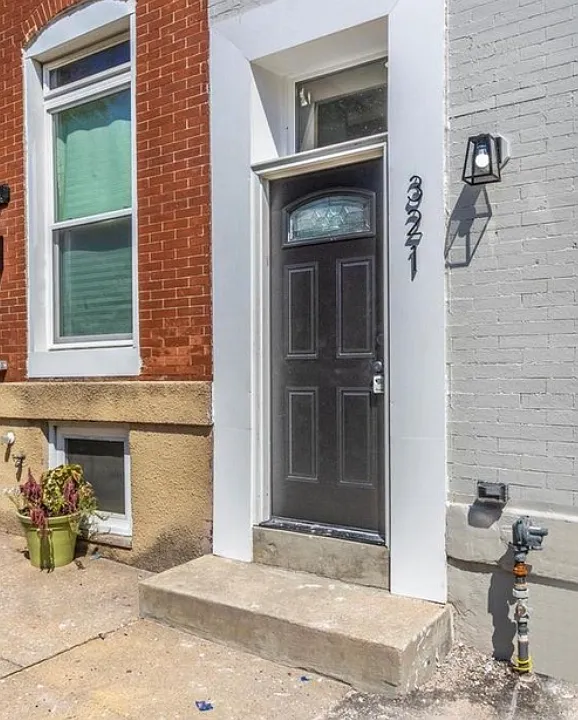 321 N Stricker St