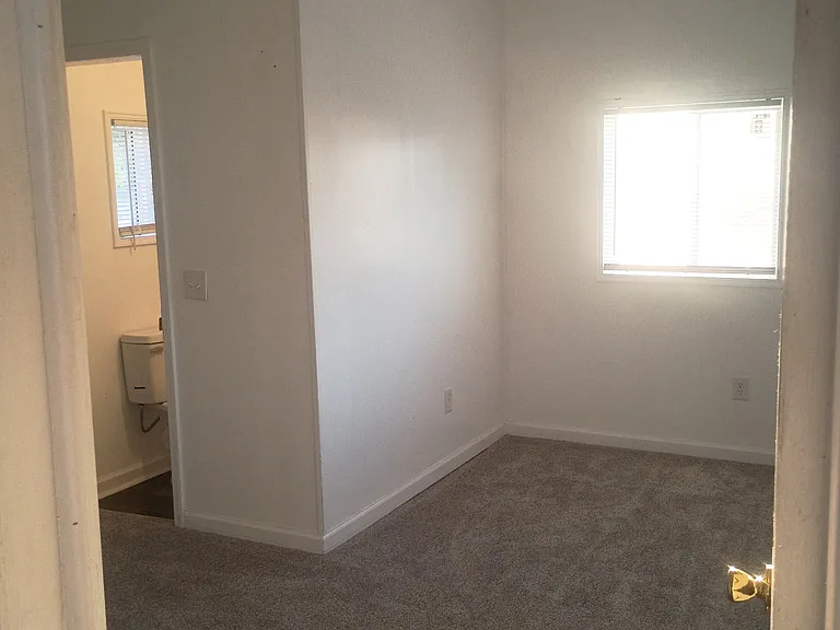 5480 Bluff Rd #10 — Photo 15