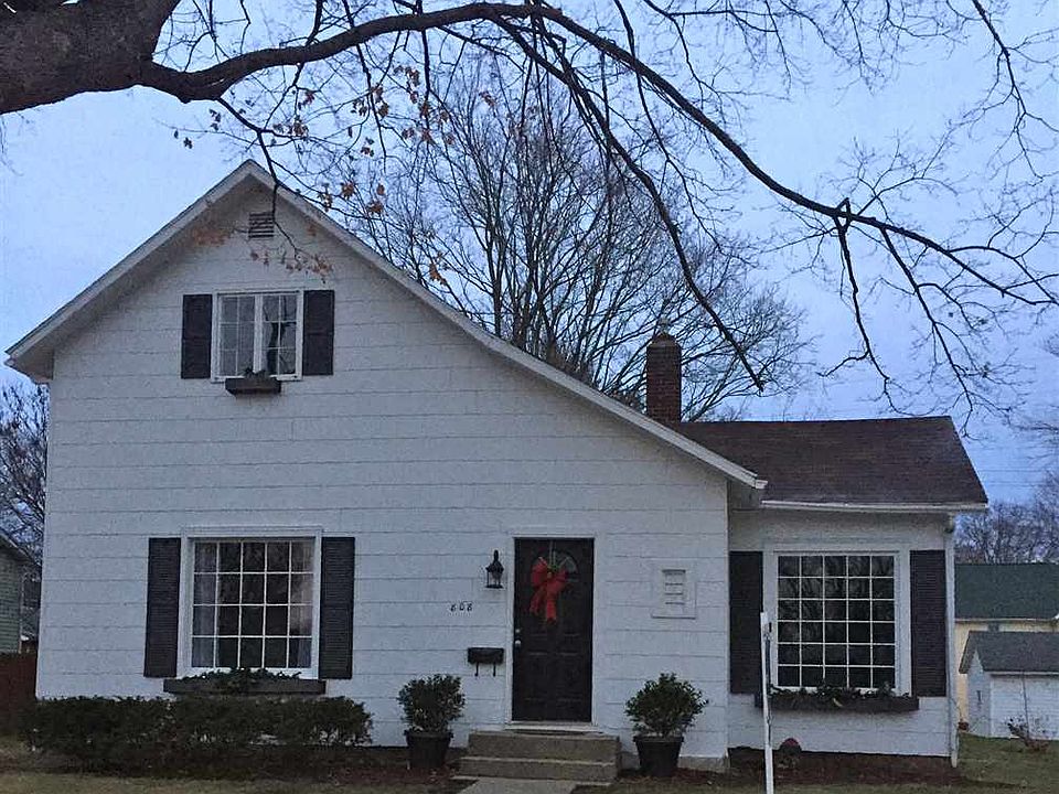 2nd image of 808 N Cedar St