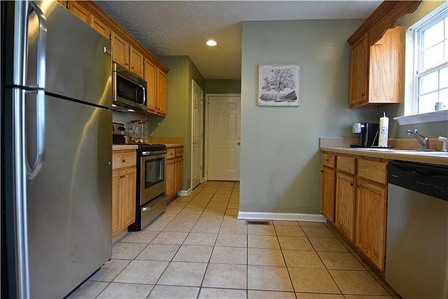 1st image of 417 Newton Ct
