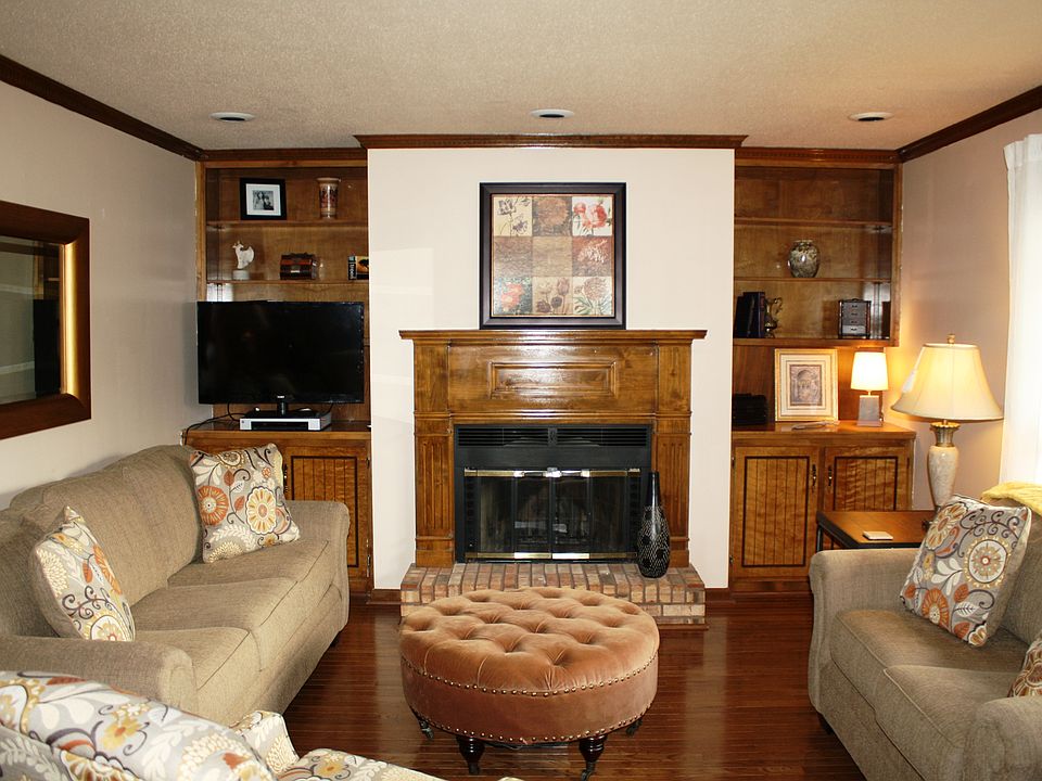 1st image of 1818 Memorial Dr APT 15