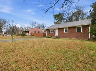 3908 Braddock Rd, Alexandria, VA 22312