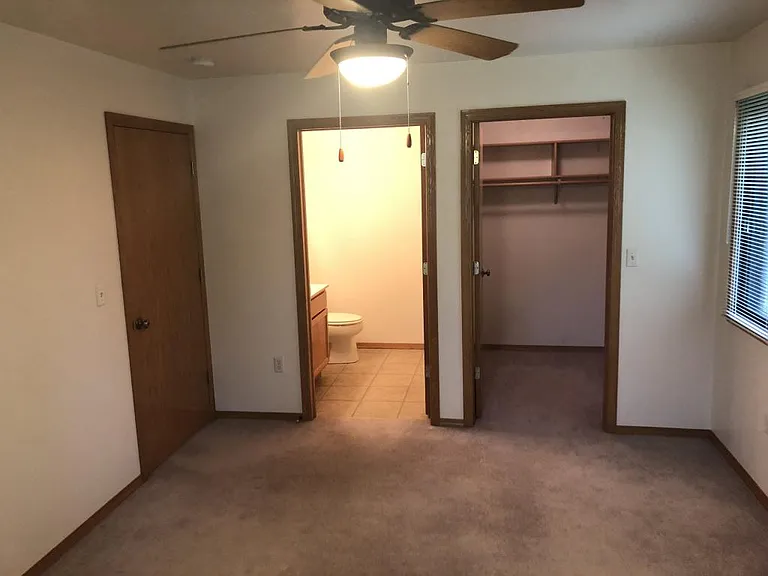 1841 Rosewood St — Photo 8