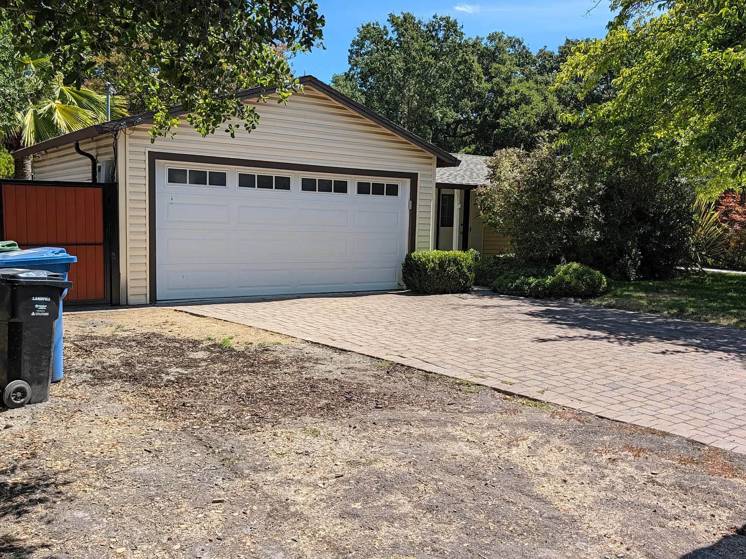 175 Arlene Dr — Photo 2