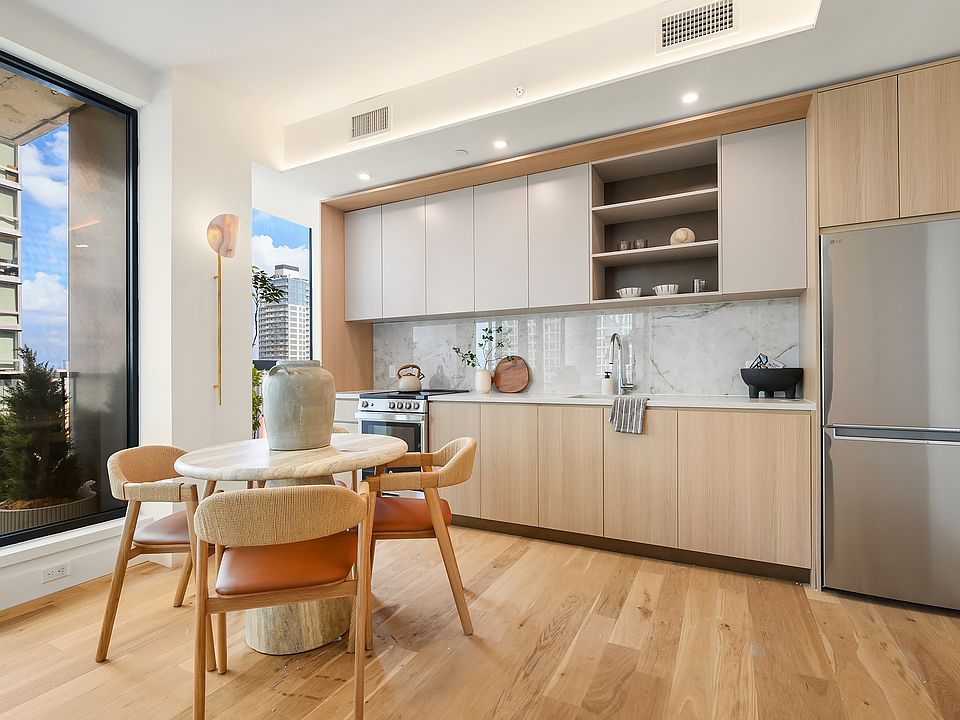 1st image of 20 Rockwell Pl #2819H