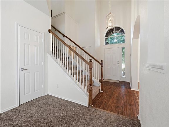 4th image of 7304 Summit Parc Dr