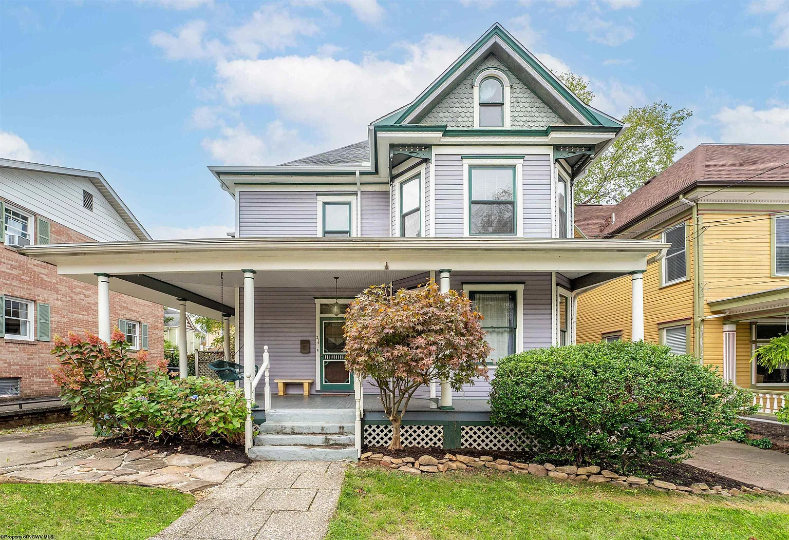 236 Park St photo 1