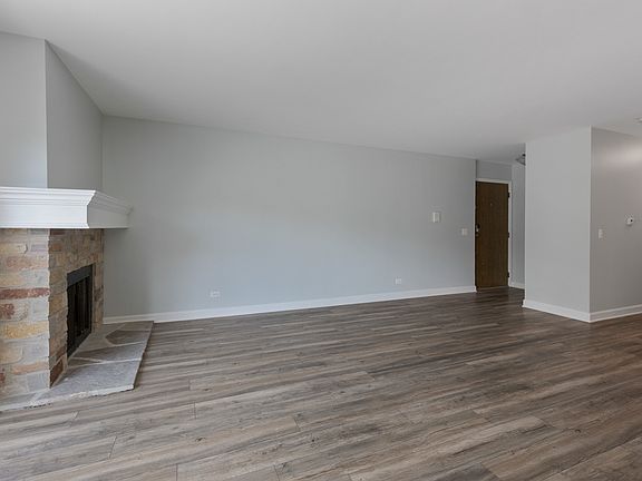 5th image of 368 Southbury Ct APT B2