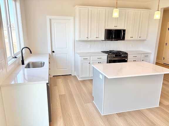 5th image of 7299 Graymoor St SE