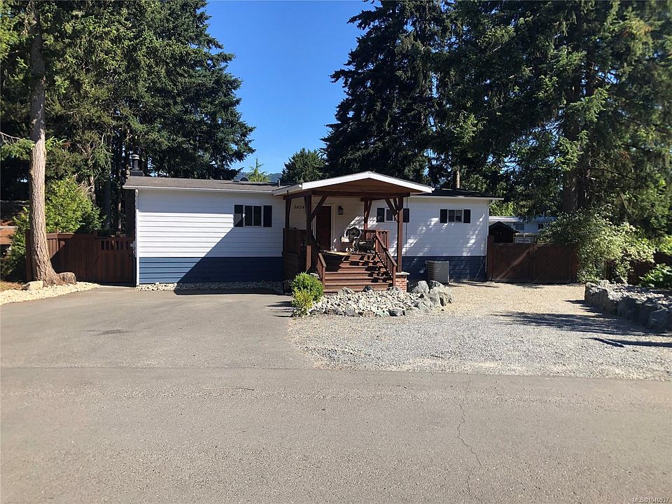 1st image of 2424 Armstrong Cres