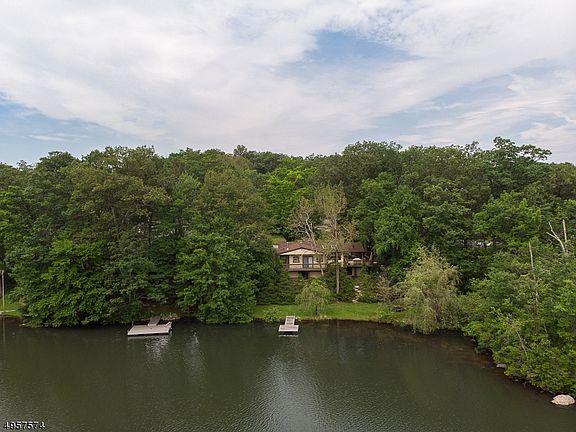 3rd image of 525 Upper Highland Lake Dr