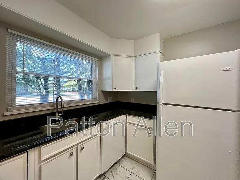 1020 Hendersonville Rd #2 — Photo 10