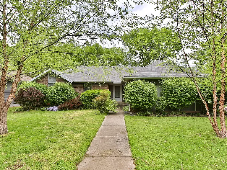 3578 S Meadowlark Ave — Photo 1