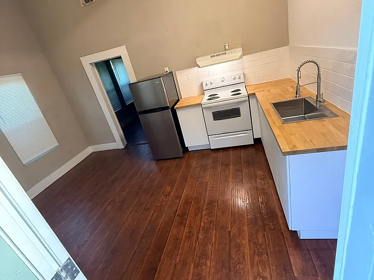 823 W Ashby Pl #1 — Photo 15