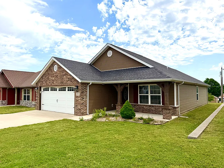 2515 S Willard Ave — Photo 12