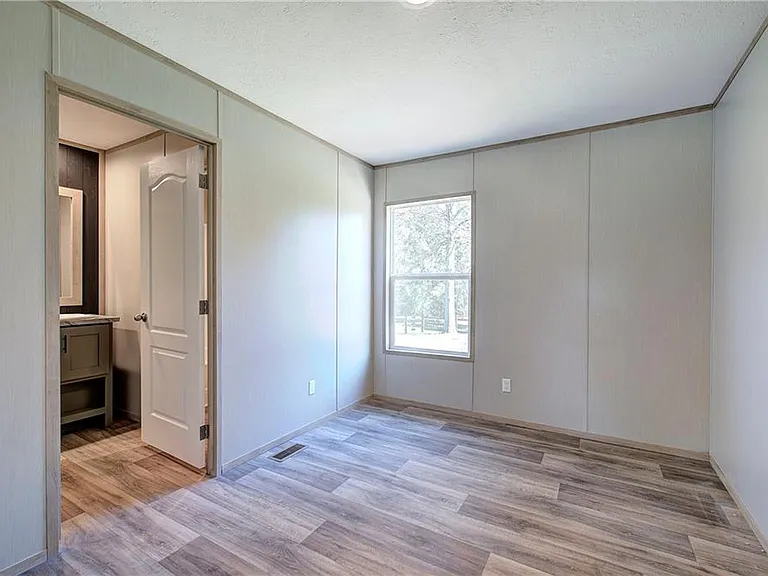 81 Popham Rd — Photo 34