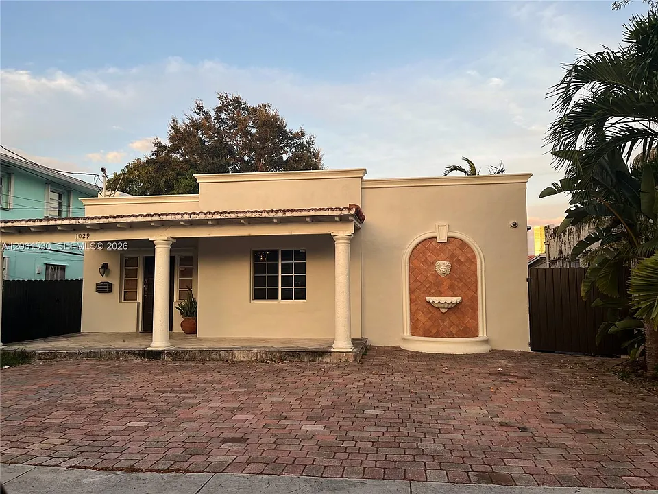 1029 SW 10th Ave