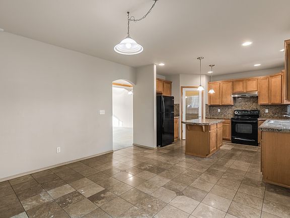 5th image of 15117 68th Ave E