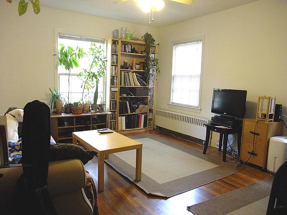 5th image of 8404 Greenwood Ave APT 2