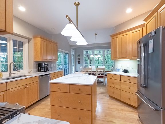 3rd image of 1294 Cannon Ct