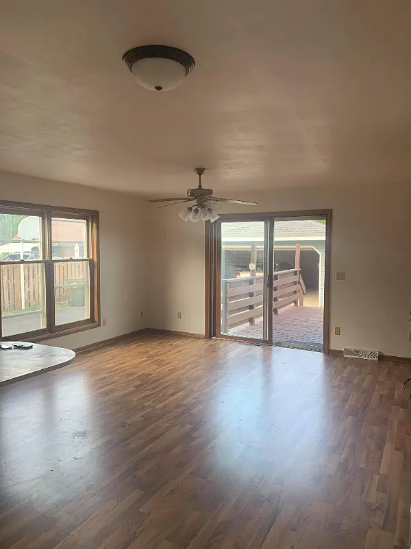 3 bed, 1.5 bath, 1200 sqft, $1,700 — Photo 4