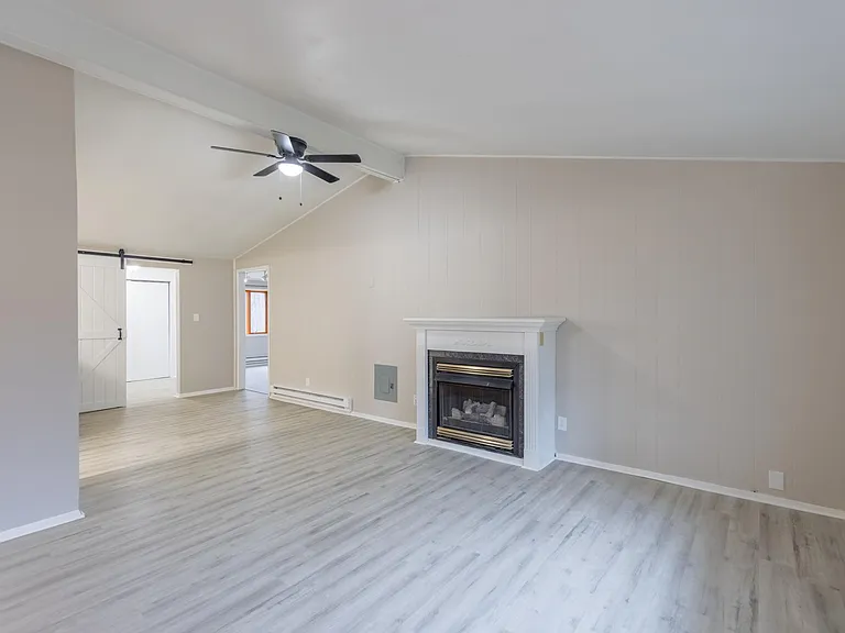 8752 S Spring Valley Park Dr — Photo 2