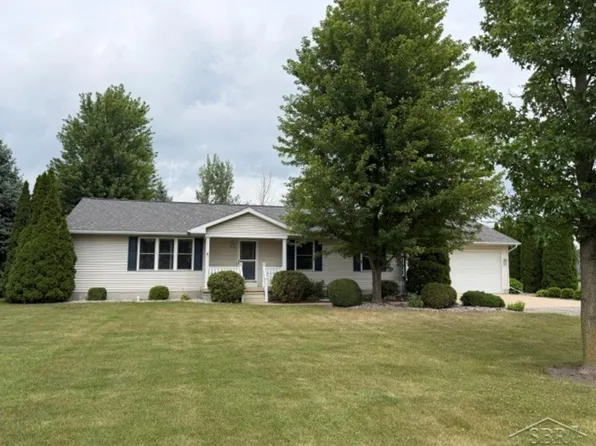 1641 Amelith Rd, Bay City, MI 48706