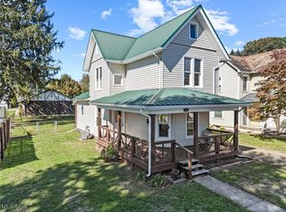 402 4th St NW, New Philadelphia, OH 44663