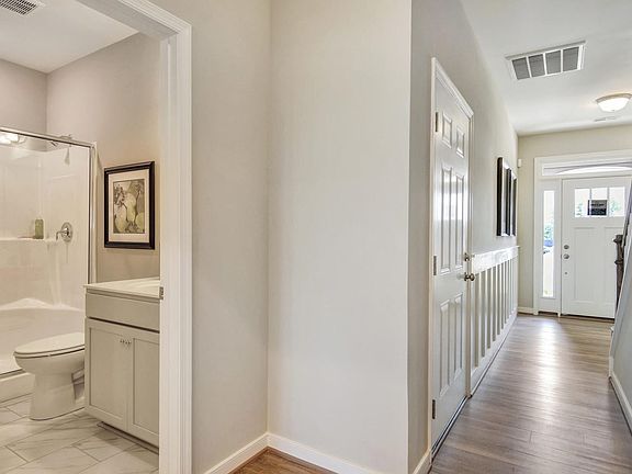 10414 Ridgefield Pkwy Henrico-large-003-2-Foyer-1500x1000-72dpi