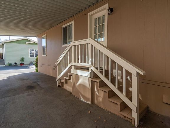 3rd image of 920 Capitola Ave Spc 13