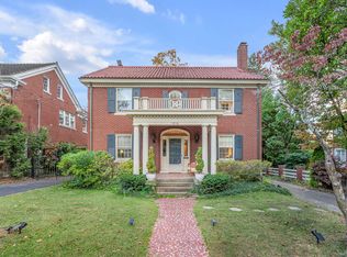 1016 Richmond Rd, Lexington, KY 40502