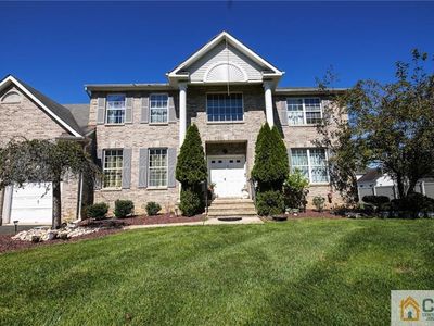 6 Mimi Dr, Monroe Township, NJ, 08831