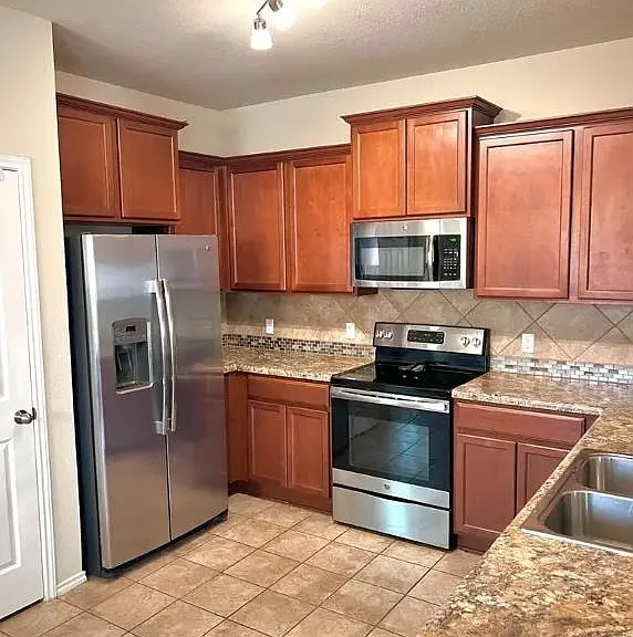 6627 Ambrose Cir — Photo 10