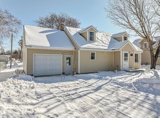 517 S Douglas Ave, Parkers Prairie, MN 56361