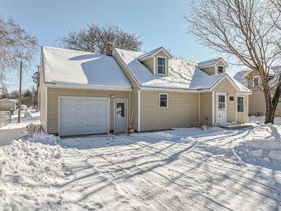 517 S Douglas Ave, Parkers Prairie, MN, 56361
