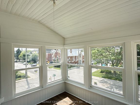 3rd image of 81 Curtis St #3