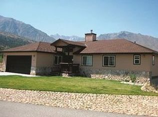 19 Larkspur Dr, Crowley Lake, CA 93546