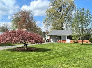 2 Hickory Ln, Enfield, CT 06082