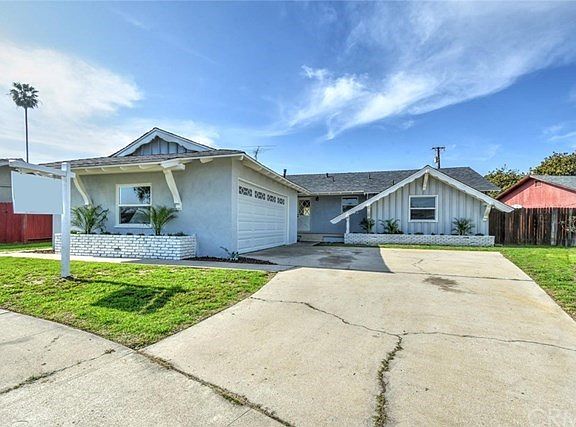 2nd image of 317 S Nina Pl