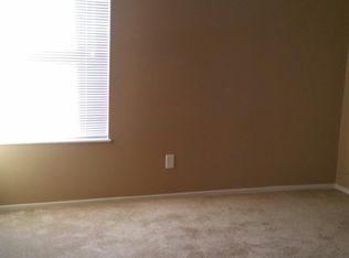 987 W Rue De La Banque APT K, Creve Coeur, MO 63141