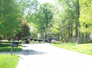 9804 Manbey Ct, Charlotte, NC 28269