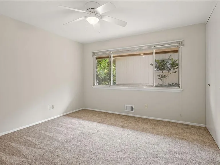 705 Edgewater Trl NW — Photo 25