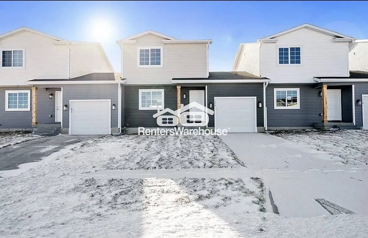 Three Bedroom Townhouse, Brand New! — Photo 1