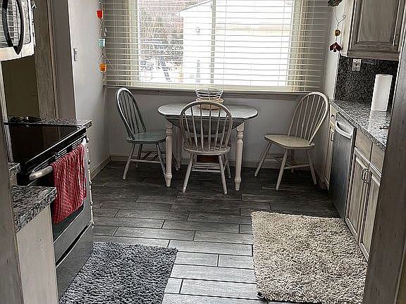 2nd image of 1600 Culver Ave