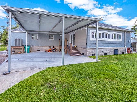 4th image of 1018 Bernadette Dr