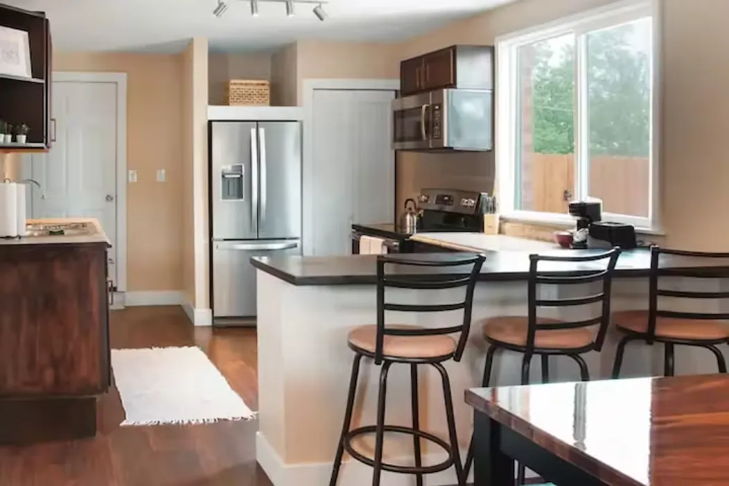 2 bed, 1000 sqft, $1,950 — Photo 1