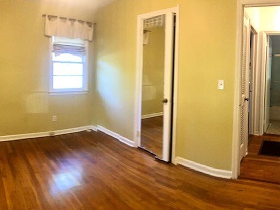 4th image of 108 N Woodland Dr