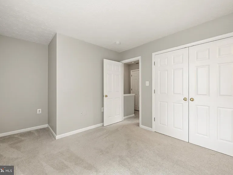 219 Surrey Club Ln — Photo 21