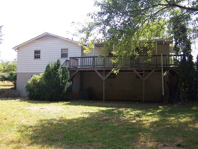 2nd image of 120 Taro Rd